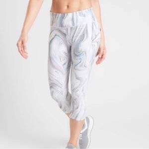Athleta Contender watercolor marble print high-rise capri leggings